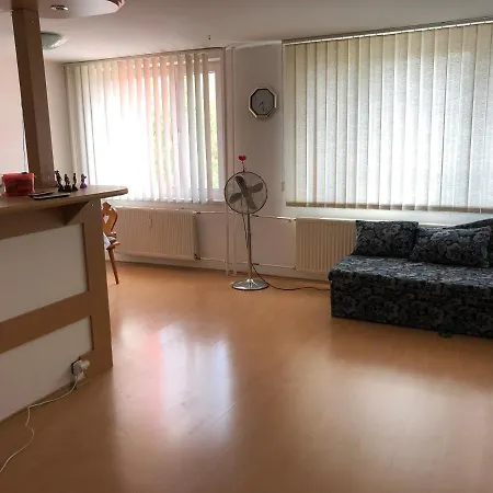 Jedenast.sk, Namestie Kozmonautov 5 * Kassa