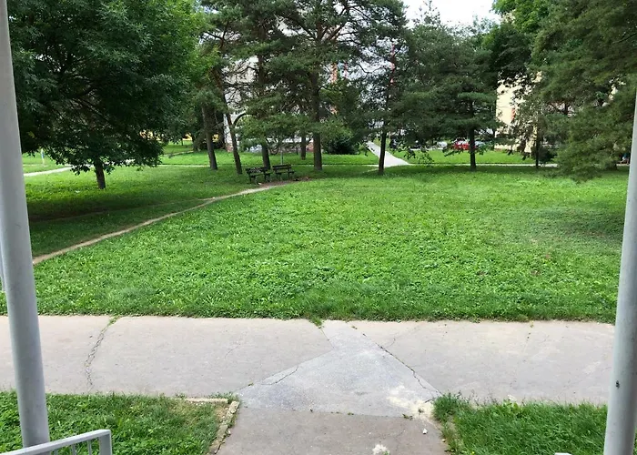 Jedenast.sk, Namestie Kozmonautov 5 Lägenhet *