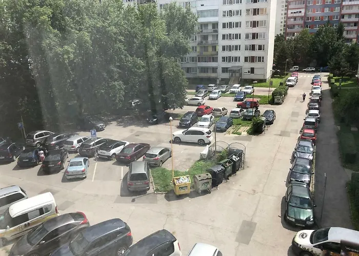 Jedenast.sk, Namestie Kozmonautov 5 *